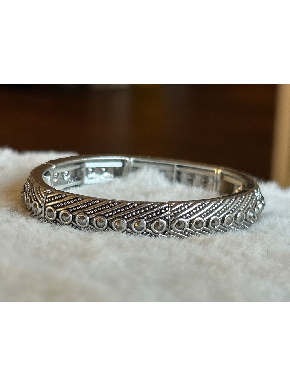 Vintage Style Silver-Tone Bangle Bracelet with Decorative Detailing